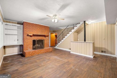 5820 Greenbrier Rd, Atlanta GA 30328-5215 exterior