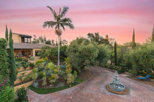 1028 Crestview Dr, Fullerton CA 92833-2203 exterior