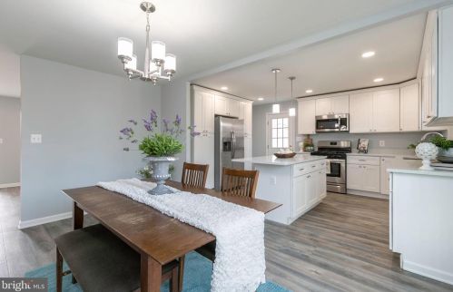 7935 Elvaton Rd, Glen Burnie MD 21061-6074 exterior