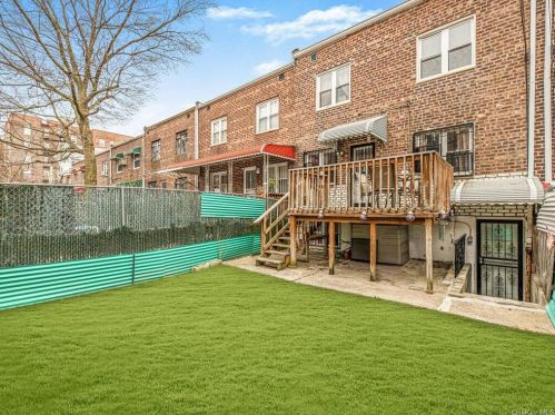 2336 Holland Ave, Bronx NY 10467-8709 exterior