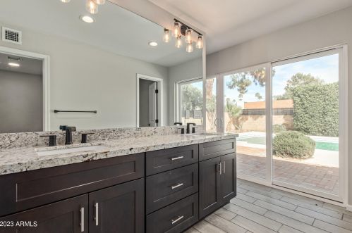 14827 2nd Pl, Phoenix AZ  85022-3611 exterior