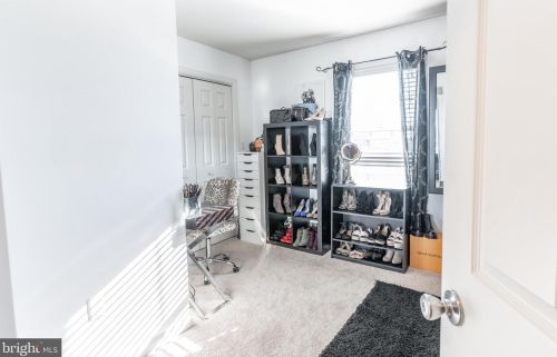 1121 Sunwood Ln, Lancaster PA  17601-7104 exterior