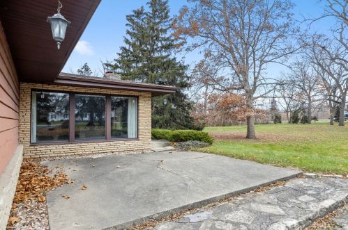 2580 Crystal Dr, Joliet IL 60404-6094 exterior