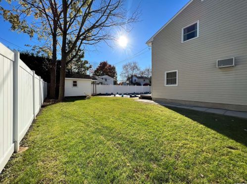 14 Arrowood Ln, Huntington Station NY 11747-1544 exterior