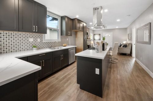 1607 10th St, Berkeley CA  94710-2328 exterior