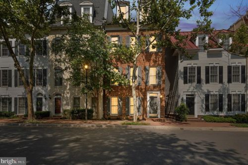 524 Royal St, Alexandria VA  22314-2024 exterior