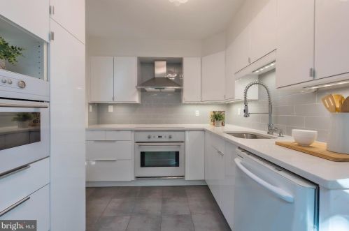 5717 6 St, Washington DC 20003-2706 exterior