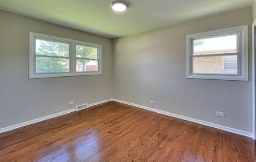 794 Lombard St, Elmhurst IL  60126-1762 exterior