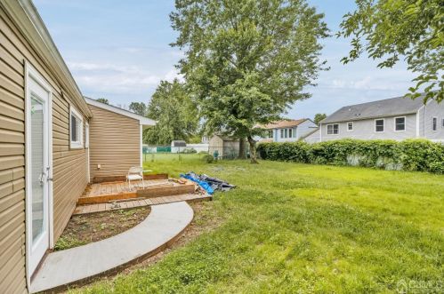 68 Winthrop Rd, Edison NJ 08817-3834 exterior