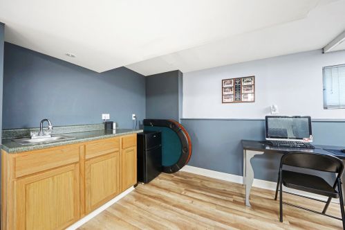 11154 Whipple St, Chicago IL 60655-2328 exterior