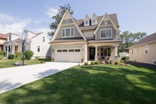 245 Elm Ave, Elmhurst, IL 60126-2647