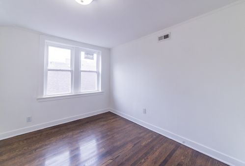 7225 Bennett Ave, Chicago IL  60649-2905 exterior