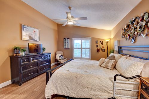 7650 Caprio Dr, Boynton Beach FL 33472-7370 exterior