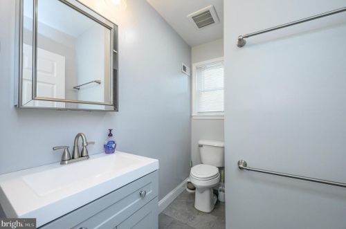 24 Benson Ln, Trenton NJ 08610-2309 exterior