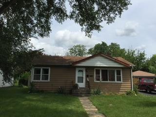 11819 Ridgeway Ave, Chicago, IL 60803-4232