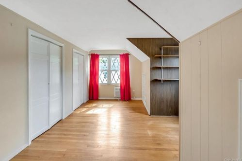 177 Charles Blvd, Valley Cottage NY 10989-2438 exterior