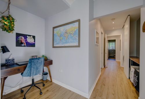 925 Bay Point Rd, Milwaukee WI  53217-1355 exterior