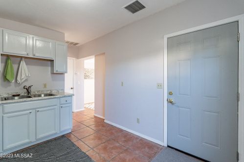 2221 2 St, Tucson AZ 85711-1058 exterior