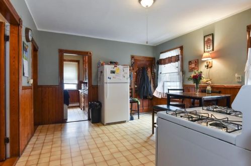 42 Mount Pleasant Ave, Providence RI 02908-5153 exterior