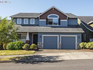 15726 Hawk Ct, Portland, OR 97236-7879