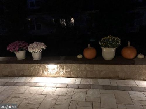 49 Falcon Ct, Trenton NJ 08690-2466 exterior