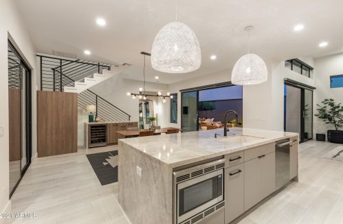 7729 13th Pl, Phoenix AZ  85020-4202 exterior