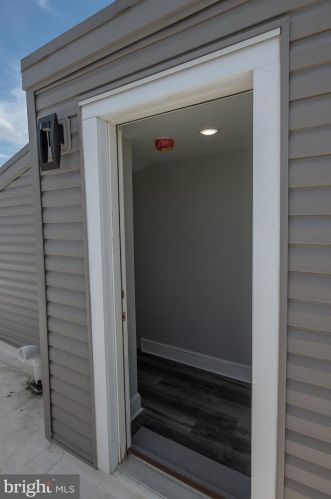 2122 2nd St, Philadelphia PA 19147-3802 exterior