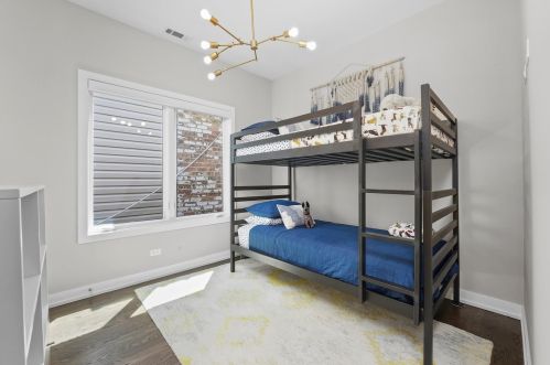 2026 Superior St, Chicago IL 60612-1313 exterior