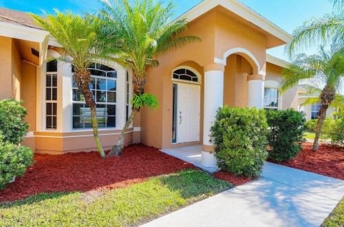 1101 Ingrassina Ave, Fort Pierce, FL 34953-7211