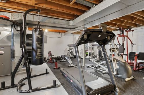 4542 Reserve Ave, Chicago IL 60656-2400 exterior