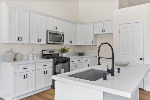 8802 Domingo St, Bakersfield CA 93313-5803 exterior