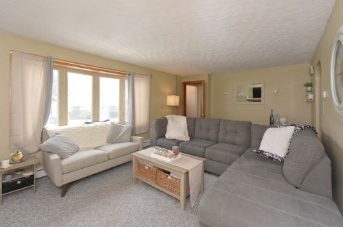 17 Brookline St, Worcester MA 01603-1508 exterior