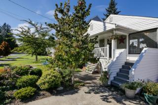 7941 12 Ave, Seattle WA  98166-1429 exterior