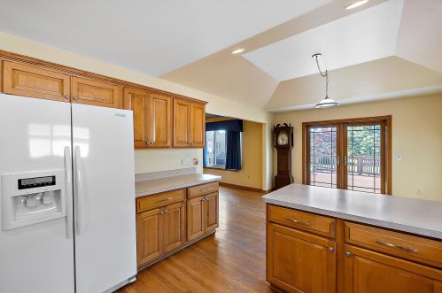 21855 Town Gate Dr, Macomb Township MI 48044-3791 exterior