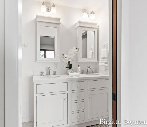 1661 Ruddiman Dr, Meskegon MI 49445-3041 exterior