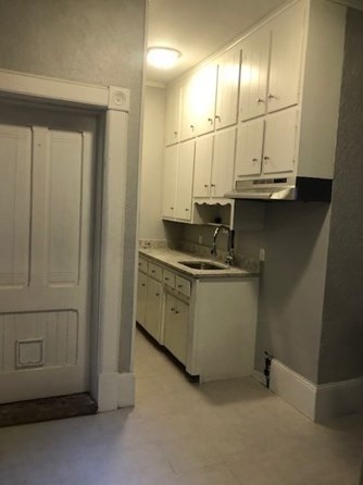 24 Mattoon St, Springfield MA 01105-1715 exterior