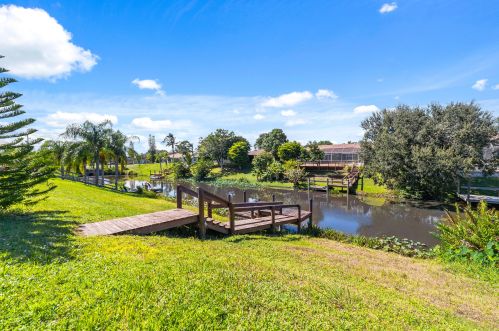 117 Sagamore Ter, Fort Pierce FL 34983-1262 exterior