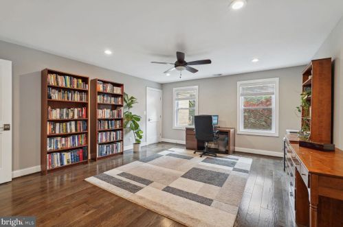 8819 Victory Ln, Rockville MD 20854-3643 exterior