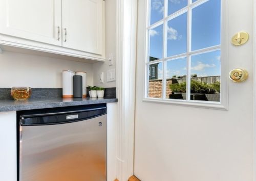 105 Myrtle St, Boston MA exterior