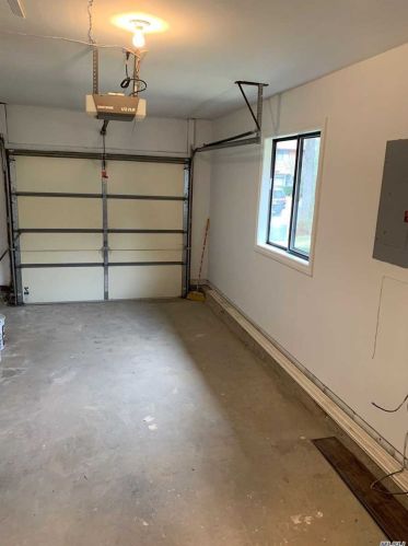 44 Ashley Cir, Commack NY 11725-4640 exterior