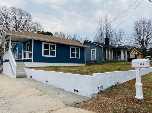 1306 Eason St, Atlanta GA  30314-2304 exterior