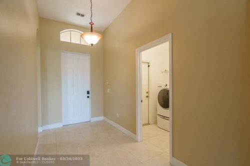 9597 Lindale Trace Blvd, Fort Pierce FL  34987-2439 exterior