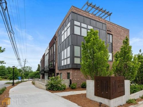 1277 Chelsea Cir, Atlanta GA  30318-1268 exterior