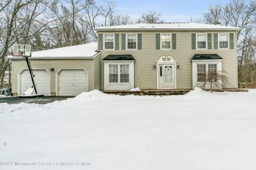 8 Red Cedar Ct, Jackson Twp, NJ 08527-1351