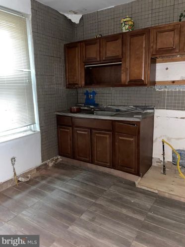 36 61st St, Philadelphia, PA 19139-2356