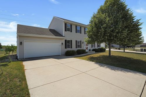 3665 Merlin Ct, Sturtevant, WI 53177-3804