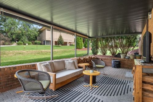 1134 Arrowood Dr, Pittsburgh PA 15243-1802 exterior