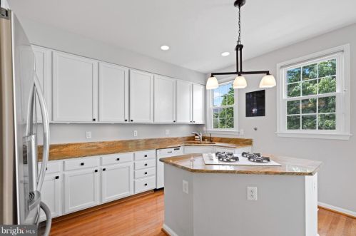 5412 Chieftain Cir, Alexandria VA 22312-2332 exterior