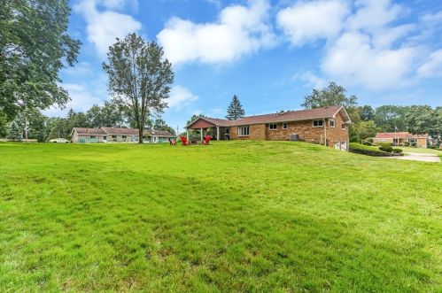 2374 Jenkinson Dr, Pittsburgh PA  15237-6620 exterior