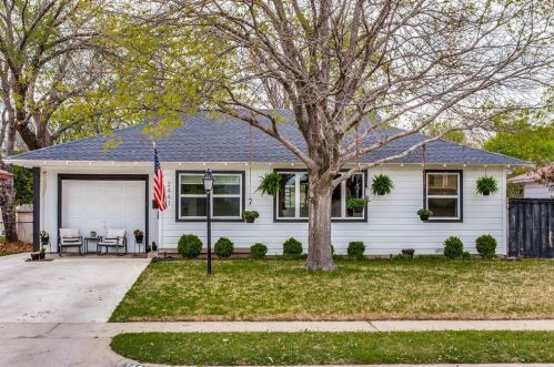 2441 Falls Dr, Dallas, TX 75211-9112